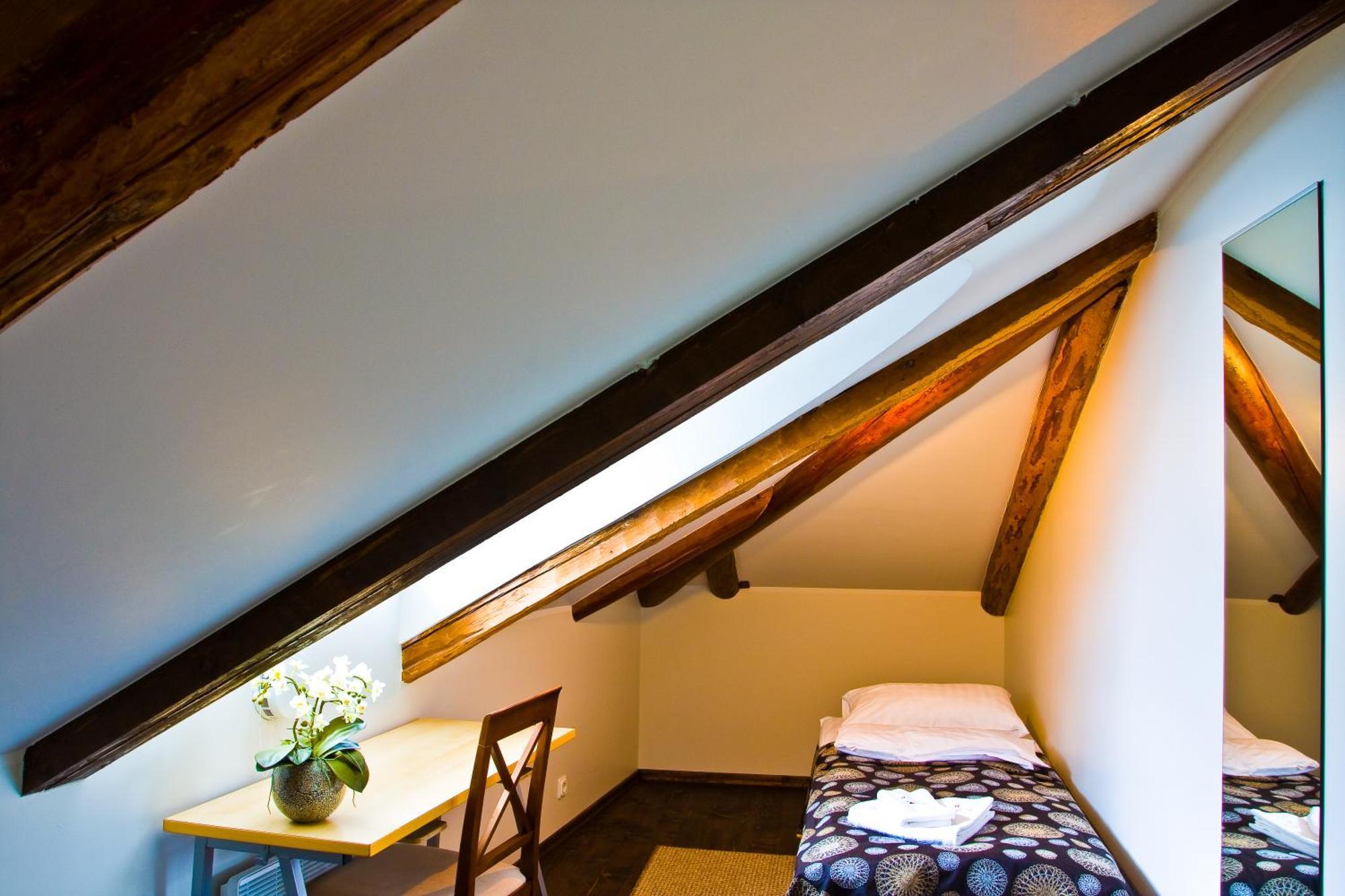 Art Hotell Rakvere Bagian luar foto